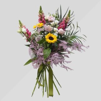 Fascio di fiori misti di stagione